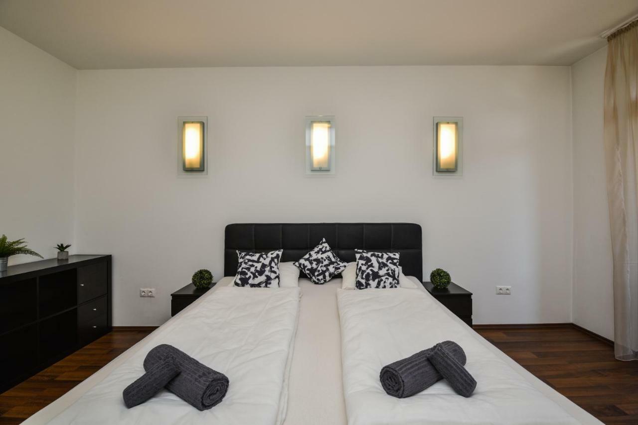 Castle Apartment With Panoramic Balcony ブダペスト エクステリア 写真