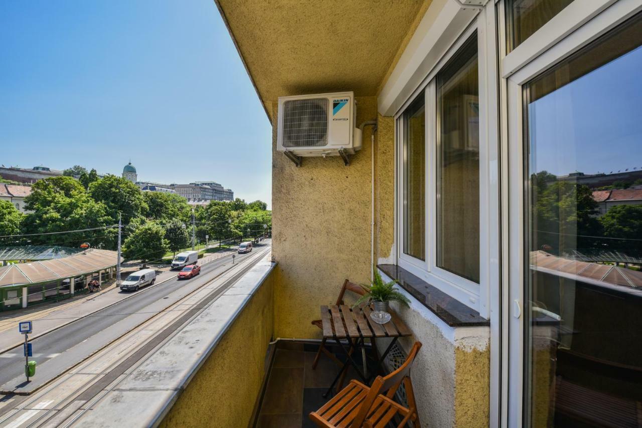 Castle Apartment With Panoramic Balcony ブダペスト エクステリア 写真