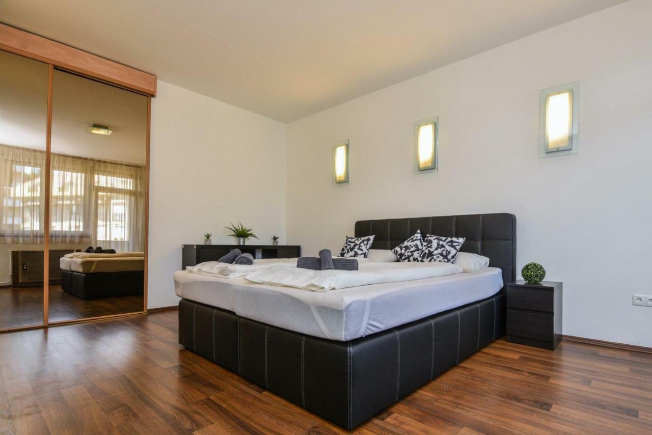Castle Apartment With Panoramic Balcony ブダペスト エクステリア 写真